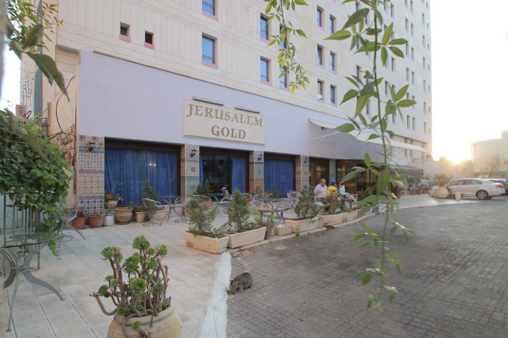 Gold Hotel